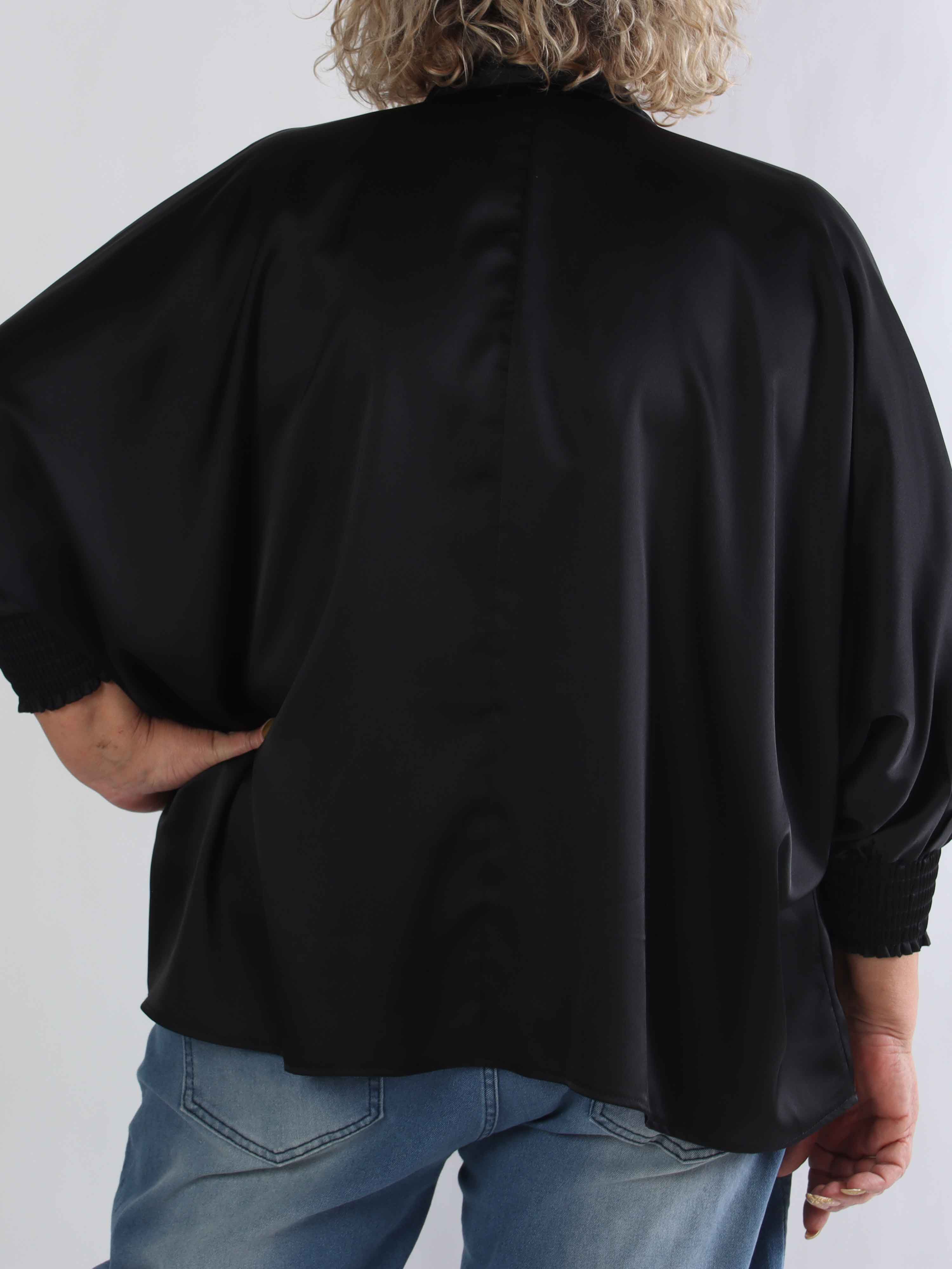 Janai - Sød plus size tunika i silkelook med guld broche